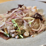 酒とタイ料理 ピッサヌローク - 春雨のサラダ（ヤムウンセン）