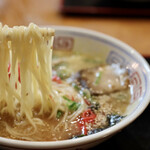 豚骨ラーメン まるあい食堂 - 麺リフト