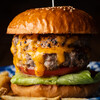 SUNDAY - 料理写真:単品1ハンバーガーお肉をガツンと味わうなら「ダブルチーズバーガー」