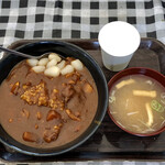横浜魚市場卸協同組合 厚生食堂 - 牛すじ煮込みカレー440円大盛＋110円味噌汁付き