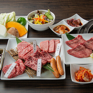 定番ドリンクはもちろん、ご宴会に嬉しいコースも充実の内容！