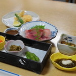 Kawachiya - 2012.6 季節のランチ（3,500円）の内、お通し、鯉あらい、天ぷら、酢の物、小鉢