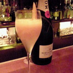 バー プエルト - マンゴーのカクテル美味しいのね～ん♪