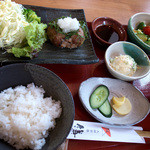 田園茶屋　いとわ - 「和風おろしハンバーグ定食」（840円）。