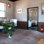 田園茶屋　いとわ - 座った席からパチリ。テーブル席の奥がソファ席、その奥が座敷席になっています。