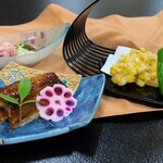 割烹 福登美 - 鰻の蒲焼と玉蜀黍かき揚げ