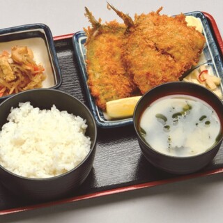 Lunch set menu available! It is OK to use it only for meals♪