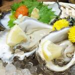 新潟肉と海鮮・50種の地酒 つるまる - 天然岩牡蠣
