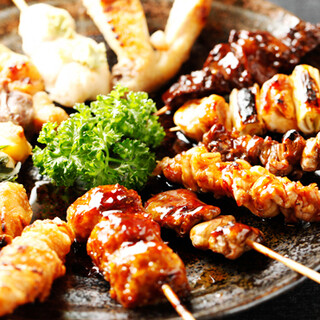 京都の鶏を使用した串焼きのほか、地物野菜の一品も自慢