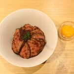 HAPPY HILL - ローストビーフ丼