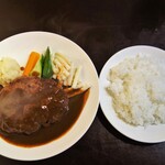 レストラン 大越 - 大越名物・ビッグハンバーグランチ