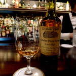 バー　アルシェ - カルバドスの飲み比べ「Le Lieu Cheri」 りんごのフレッシュな香りがストレートに楽しめる