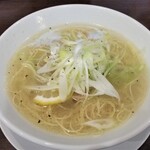 麺屋 蓮々 - 鶏塩ラーメン。これは絶品ですね。