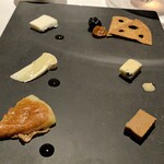 レフェルヴェソンス - アルチザンチーズは５種類を少しずついただきました♪