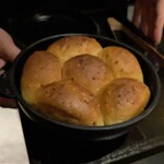 レフェルヴェソンス - じゃがいも入りフォカッチャ　この状態は既に冷めているので増田さんも素手で持たれても平気なんですよ(笑)