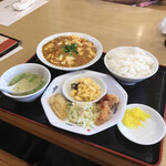 香徳園 - 定食の全貌