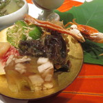 くろぎ - 鯛の笹寿し  初ものの半乾きのばち子  無花果胡麻だれ掛け2