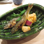 くろぎ - 天然鮎塩焼き  蓼酢  大分大野川の鮎と島根夫神川の鮎食べ比べ