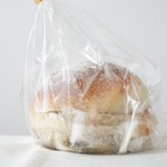 カミバン - 【2020.07】桃パン(税込380円)