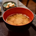 銘柄とんかつ 梟 - 【定食 特上ロース(180g)@2,600円：栃木県産銘柄 霧降高原豚】味噌汁