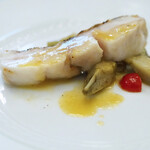 ペレグリーノ - 【イタリア料理】愛媛宇和島より脂の乗った白甘鯛の紀州備長炭火焼き　イタリア産カルチョーフィのブラッザート添え