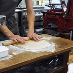 ペレグリーノ - 【パスタ料理】手打ちのパスタ　ごくシンプルなブッロ・エ・パルミジャーノ和え