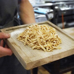 ペレグリーノ - 【パスタ料理】手打ちのパスタ　ごくシンプルなブッロ・エ・パルミジャーノ和え