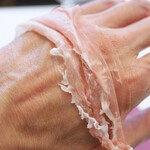 ペレグリーノ - 北イタリア　フリウリ・ヴェネチア・ジューリア州　サンダニエーレ産の"プロシュート"　※質感、食感、味わいの楽しみ