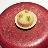 ラ ペ - サーモンに桃のエスプーマ