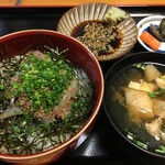 こつこつ庵 - 琉球丼