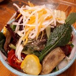 ピッツェリア パーレンテッシ - ⚫美味しい野菜達のサラダ　自家製アンチョビソース