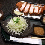 とんかつ マンジェ - 上ロースかつ定食全景。