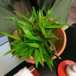 京懐石 吉泉 - 何だ、何だ、何が入ってる？