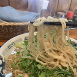 中華蕎麦 春馬 - 麺上げ⤴️