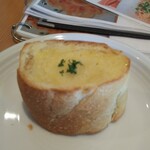 ボーノ - 疲れた私に  ママさんのサービスで  ガーリックトーストに してくれました （普通はただのパン）  感謝m(__)m