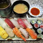 Ume Sushi - にぎり1.5人前1200円