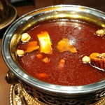 EIGHT TREASURES - 2002_EIGHT TREASURES PACIFIC PLACE_火鍋の出汁はもちろん本格的！