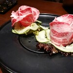 EIGHT TREASURES - 2002_EIGHT TREASURES PACIFIC PLACE_肉の巻き方もいちいち高級感。華のよう。