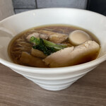 Ramen Dorasena - 醤油ラーメン880円、味玉80円