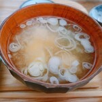 喫茶喫酒 六花 - 豆腐とわかめの味噌汁