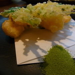 割烹くずし 徳多和良 - 12.6.13　甘えびかき揚げ　サックサク抹茶塩でいただきま～す♪