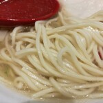 RAMEN火影 produced by 麺処ほん田 - 料理写真:麺は細麺。菅野製麺のようです。