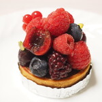 パティスリー・パリセヴェイユ - タルト　オ　フリュイルージュ