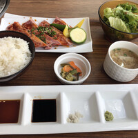 焼肉 The INNOCENT CARVERY 新丸ビル店 - 