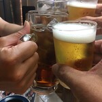 Akiyoshi - キャーーー！！！チンカチンカの冷やっこいルービーヽ(´o｀
                        
                        昼間冷たいモノ飲まないように我慢したからね。昼メシも抜いた。
                        
                        先ずはアカにチューリップだぁ！！！
                        
                        