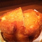 ダ・メオ・パタカ - ガーリックトースト