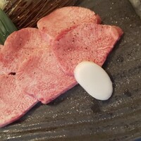 川崎名物 炭火焼肉 食道園 - 特上タン塩