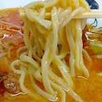 麺屋 にぼすけ - スープにつけた麺リフト！