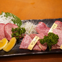 松阪牛炭火焼肉 東海亭 - 