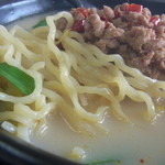 台湾料理　吉源 - 麺アップ